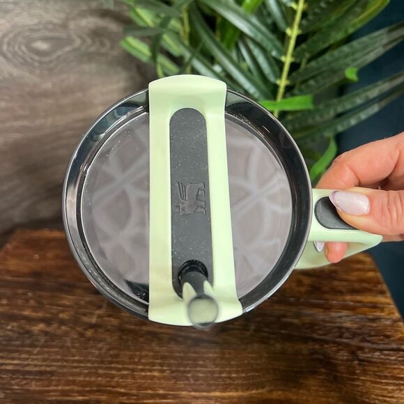 Stanley Halloween 40oz H2.0 Flowstate Quencher Tumbler in Hypnotic Green. NWT! - Picture 8 of 9